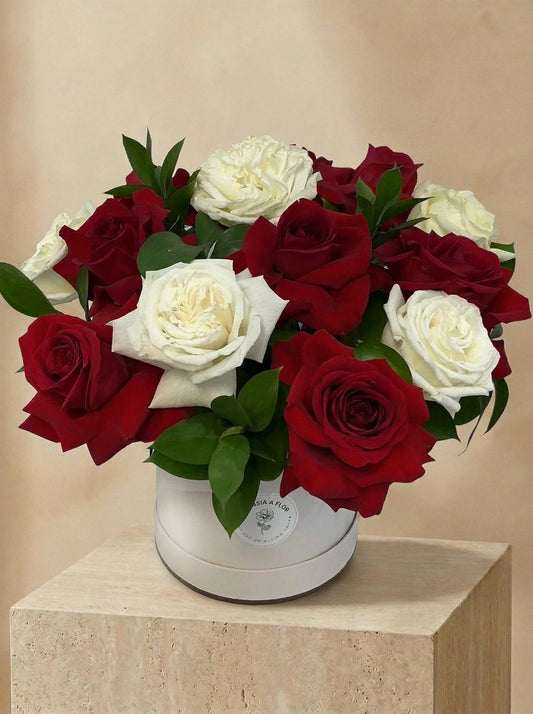 Rouge – Romantic Luxury Arrangement